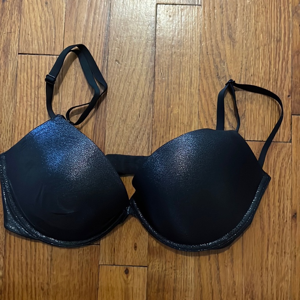 Victorias Secret Padded Plunge Bra - Size 34D